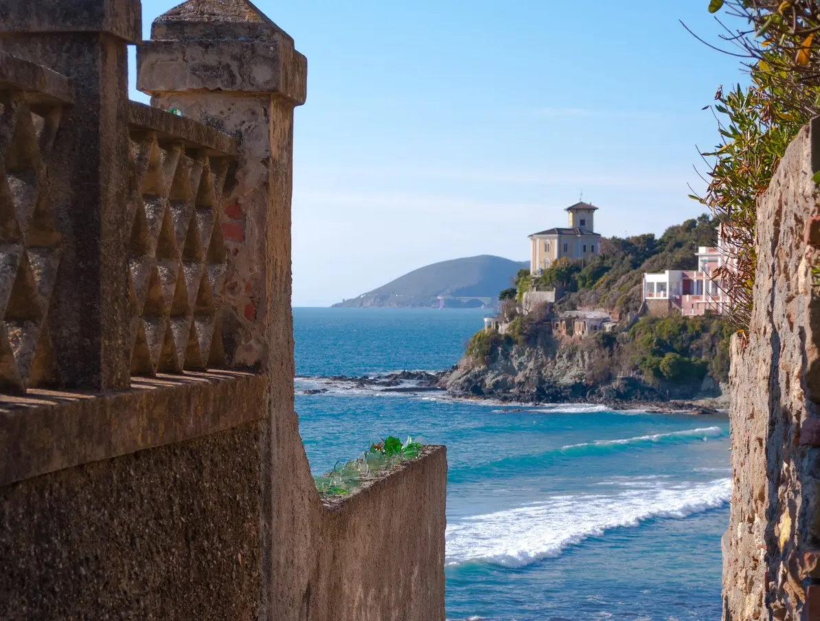 Dalle Apuane al mare, dove la vita scorre lenta