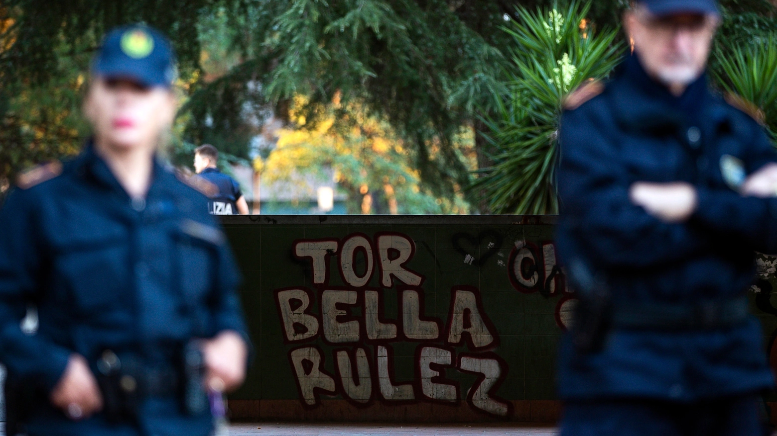 Polizia a Tor Bella Monaca