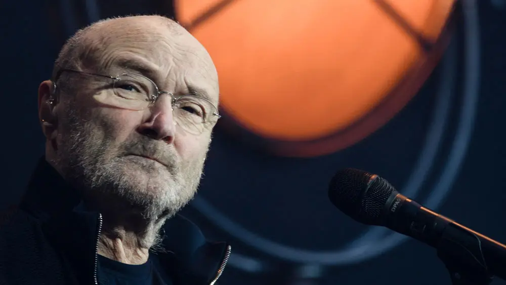 Musica, Phil Collins è malato: "Riesco a malapena a tenere la bacchetta in mano"