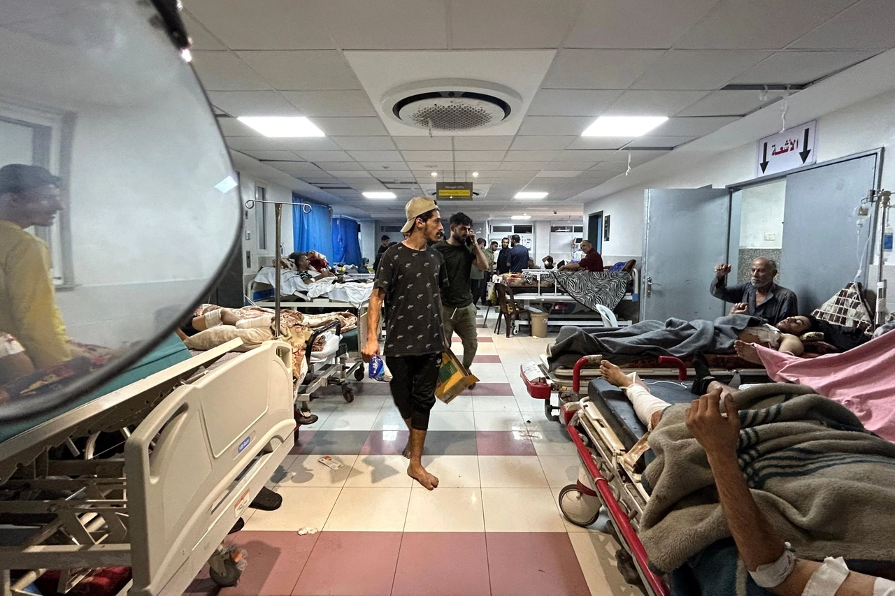 Un corridoio dell'ospedale di Al Shifa a Gaza City in una foto scattata il 10 novembre 2023 (Ansa)