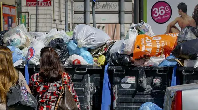 Rifiuti: sindacati,90% adesione sciopero