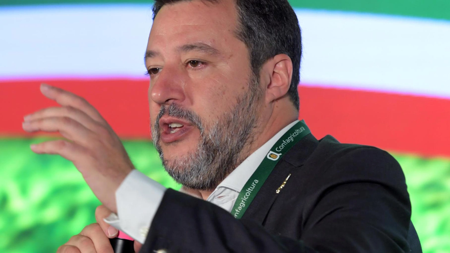Agenzia delle Entrate  È scontro con Salvini  "Niente persecuzione,  nel mirino gli evasori"