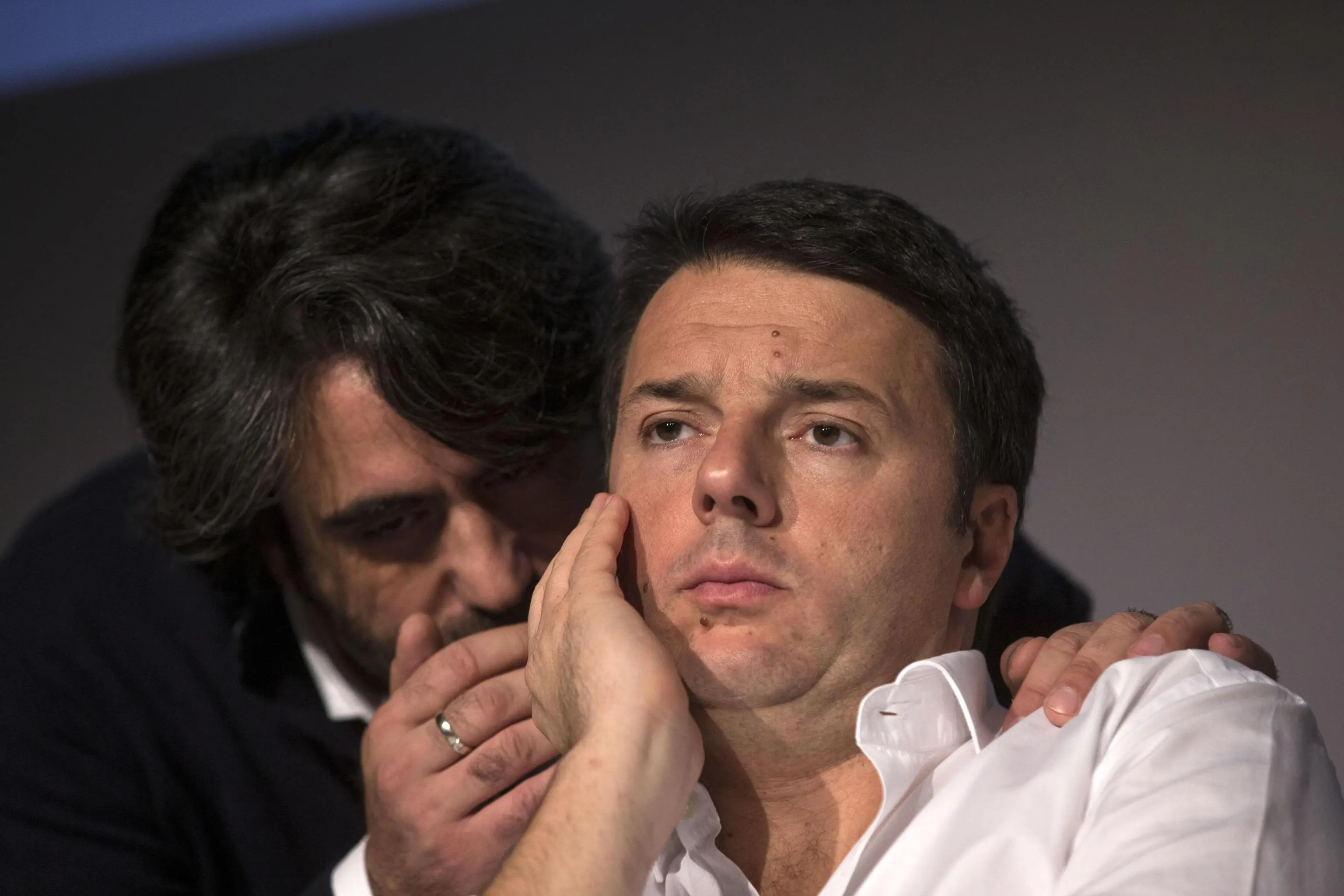 Bonifazi e Renzi: "Io, l'ombra del mio amico Matteo. Dalle Leopolde alle corse al parco"