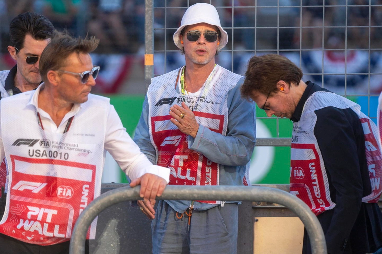 Brad Pitt sul circuito di Austin (Ansa)