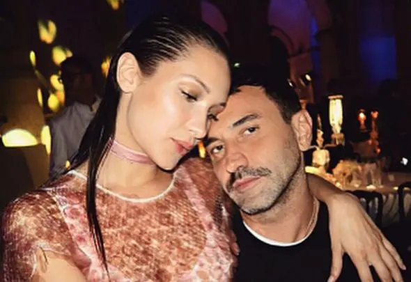 Tutte pazze per Riccardo Tisci