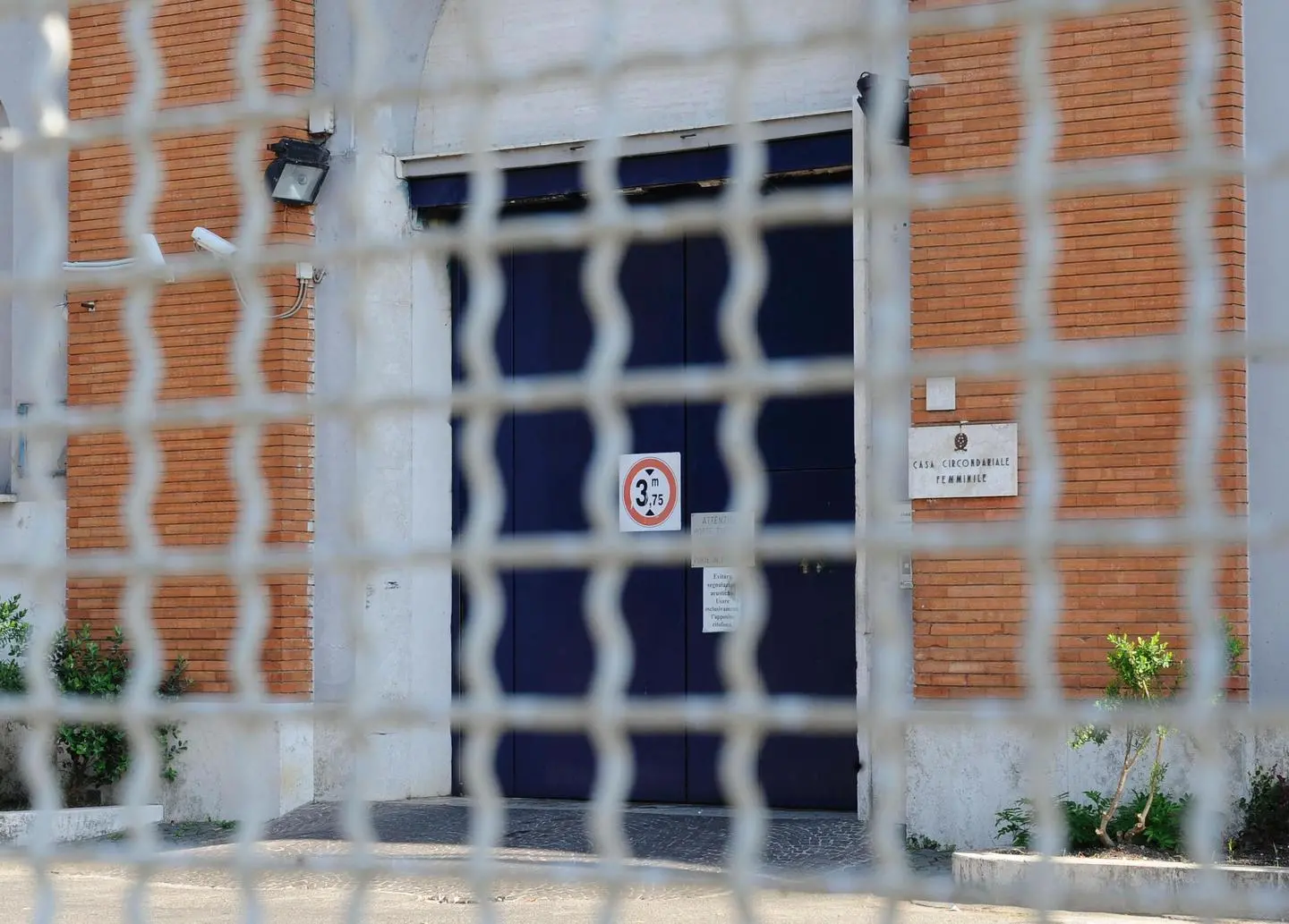 Detenuta uccide figli a Rebibbia: "Ora sono liberi". Morte cerebrale per l'altro bimbo