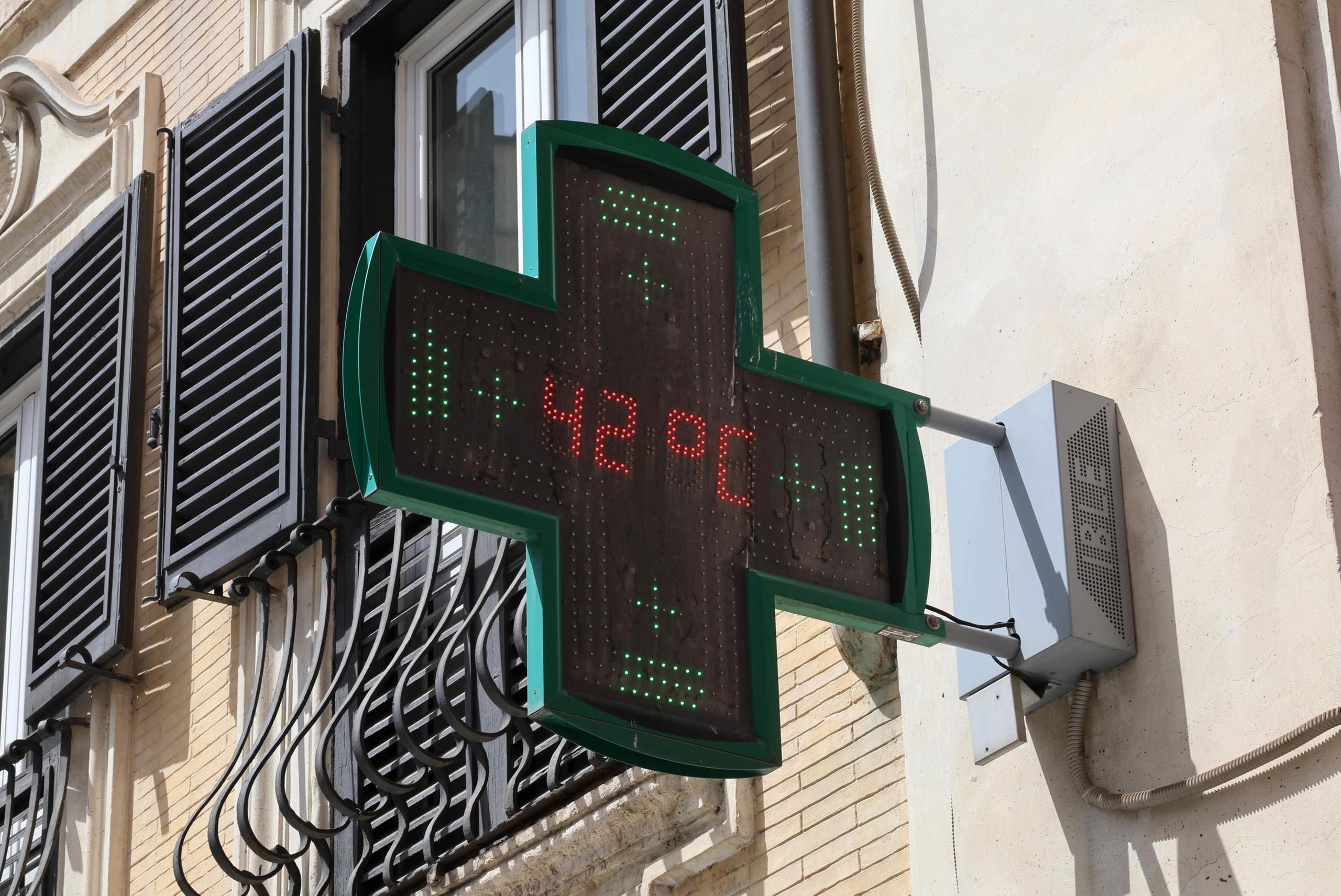 Caldo Record: Quali Sono Le 23 Città Da Bollino Rosso E Le Temperature ...