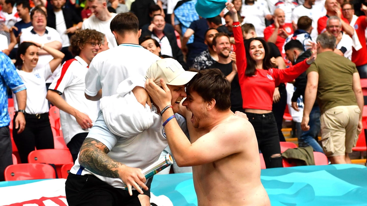 Tifosi inglesi in festa a Euro 2020