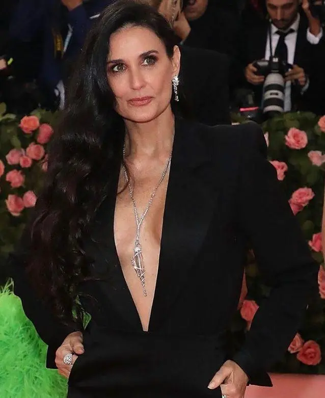 Sesso al telefono, ve lo racconta Demi Moore