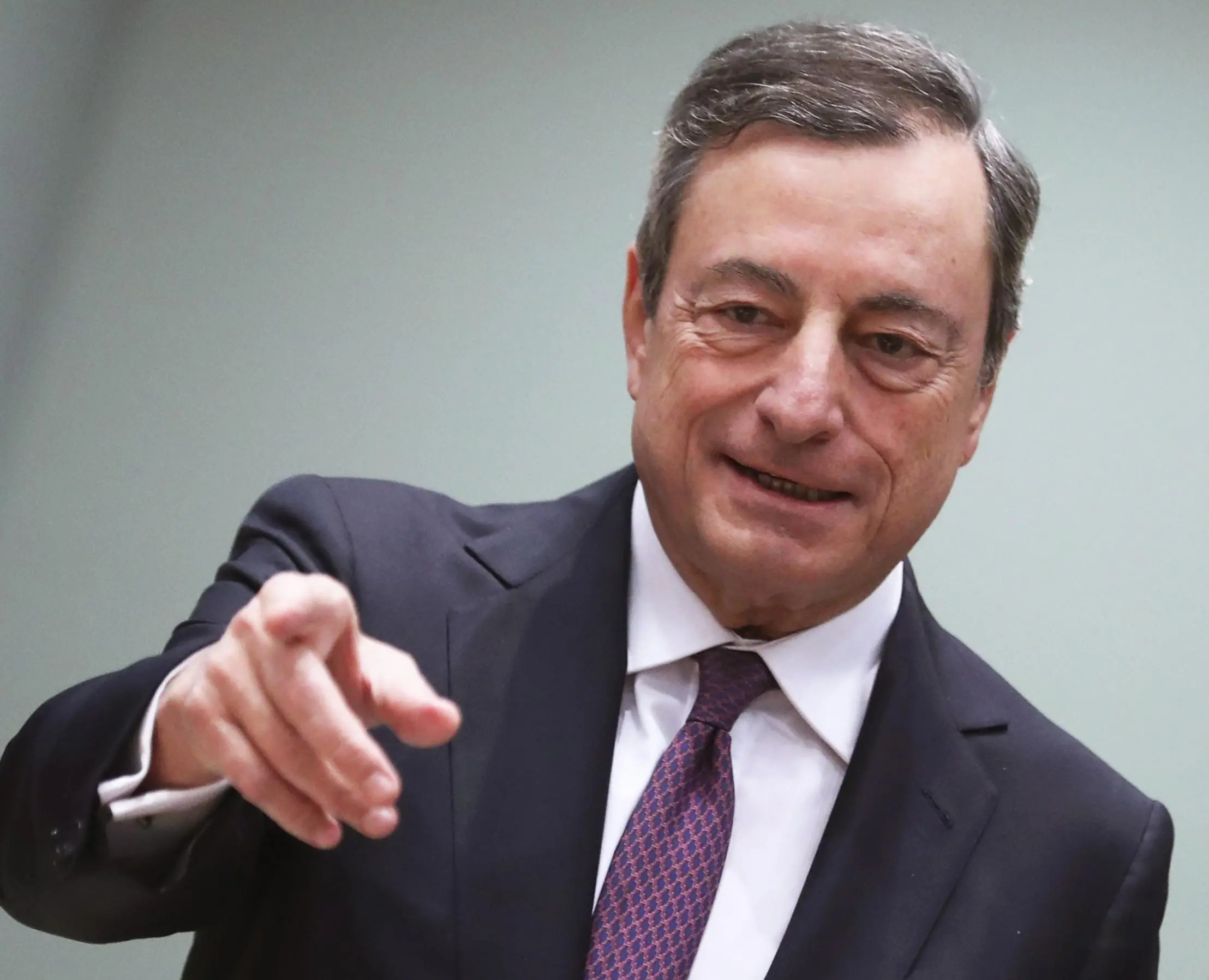 Coronavirus, Mario Draghi: "Agire subito, la risposta è l'aumento del debito pubblico"