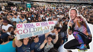 Napoli, Coldplay al Maradona. Martin canta Napul'è e dice ai fans: guagliù, vi vulimmo bene. Stasera il bis