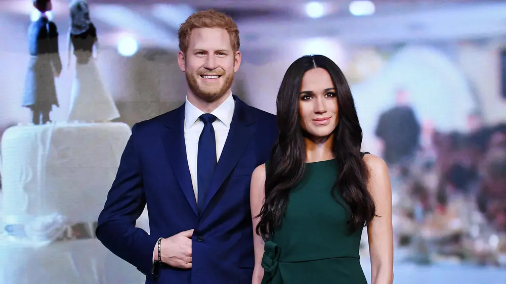 Via dalla royal family, le statue di Harry e Meghan sono finite tra le star di Hollywood