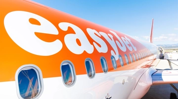 Easyjet cancella 1700 voli in estate. Colpa degli scioperi. Disagi anche in Italia