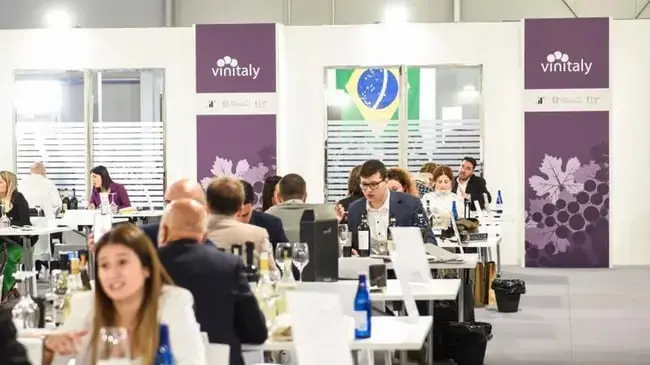 Vinitaly, forte presenza dall’estero. Attesa per i "top buyer": mille in arrivo da 68 Paesi