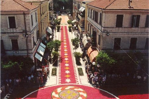 Infiorata del Corpus Domini (Ph Comune di Diano Marina)