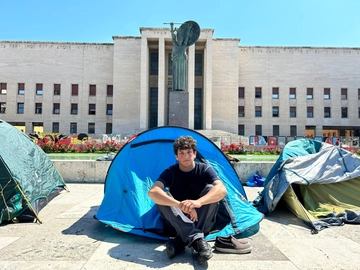 Caro affitti, proteste degli studenti in tutta Italia. Valditara: “Giunte centrosinistra inadeguate”. Schlein: “Ripristinare fondo”