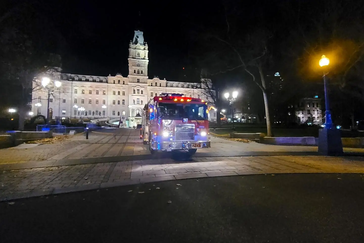 Quebec City, killer vestito da samurai uccide due persone con una spada