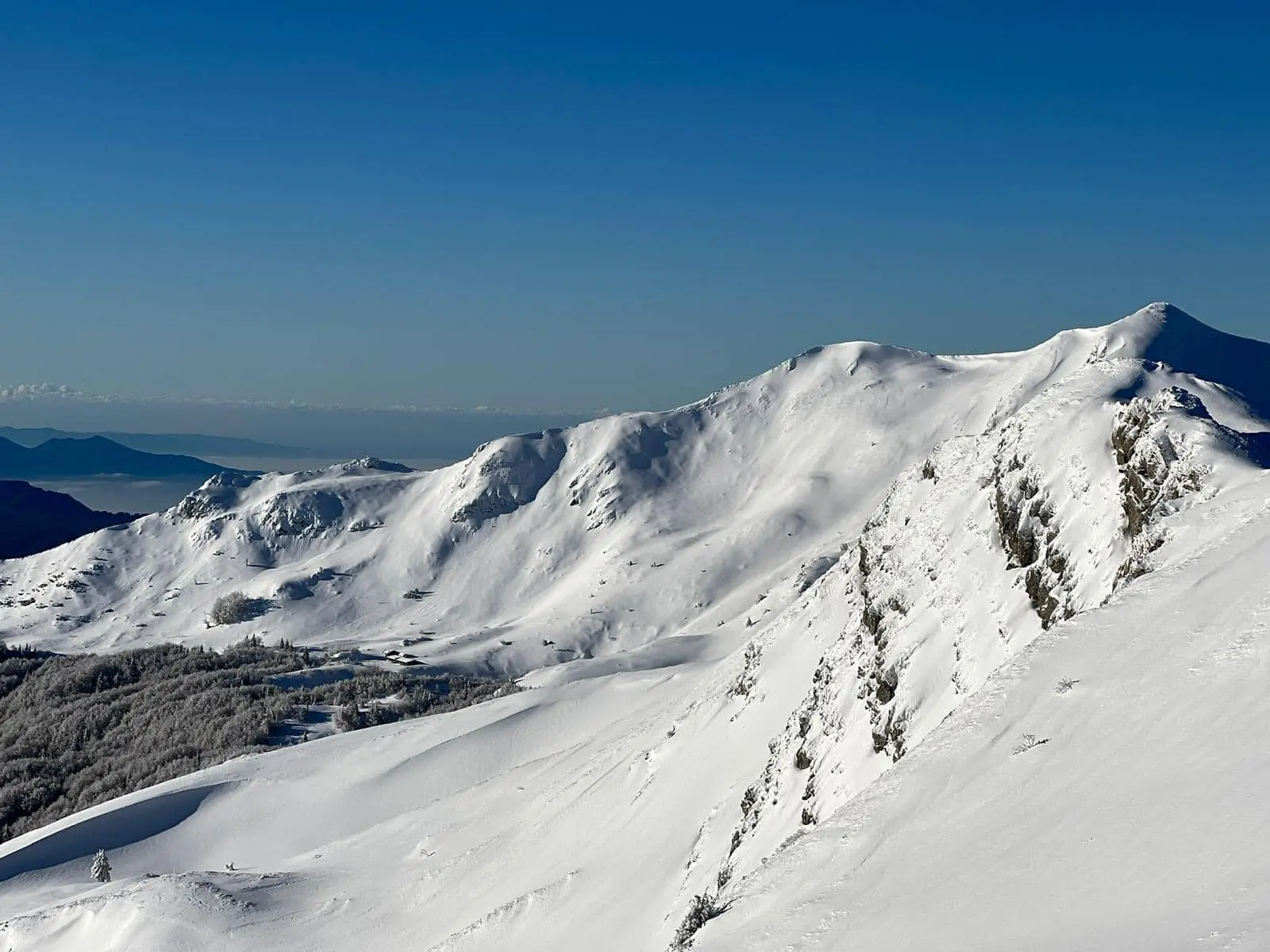 Tra Toscana ed Emilia: storia, sport e natura sull'Appennino