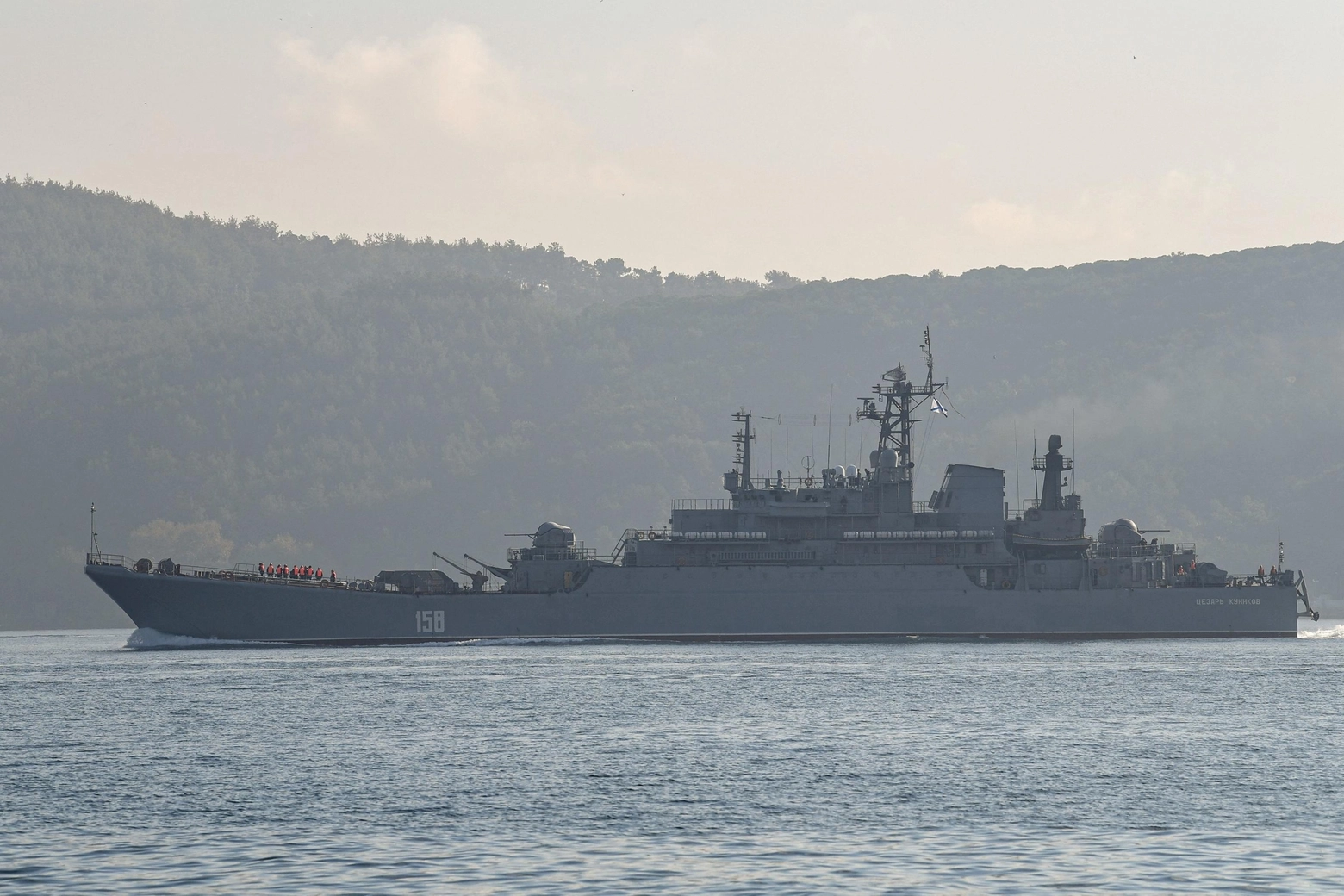 La Caesar Kunikov nello stretto del Bosforo nel 2019 (Ansa)
