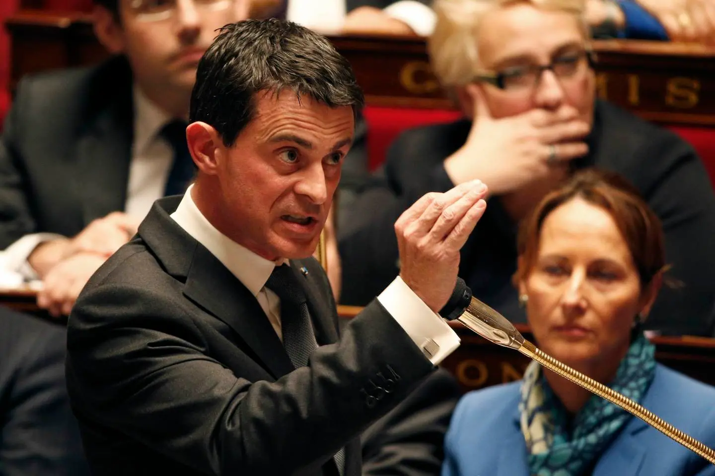 Parigi, Valls: rischio armi batteriologiche