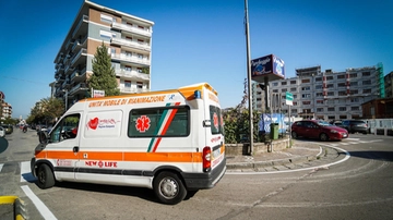 Castellammare, troppa gente in attesa al pronto soccorso: infermiera trascinata per i capelli e presa a pugni in faccia