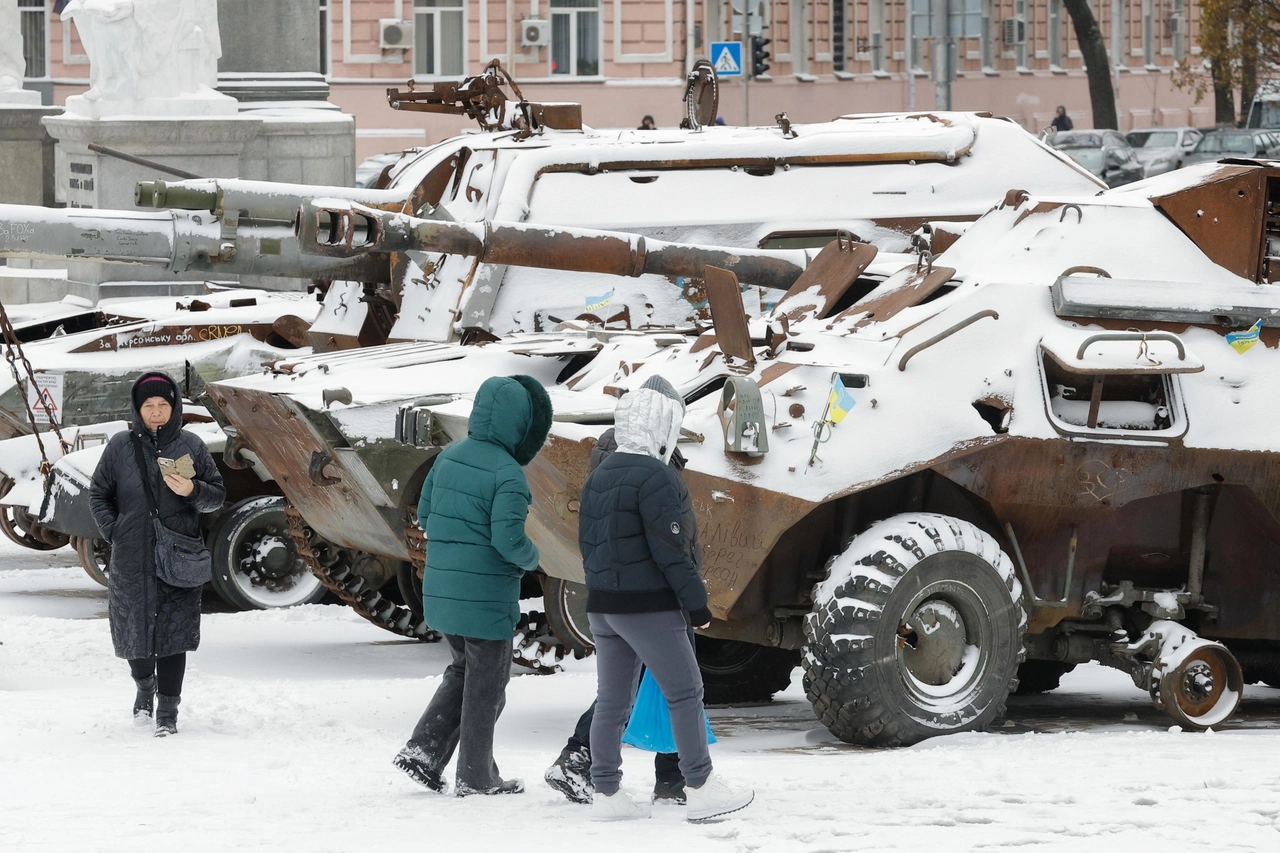 Ucraina, la neve a Kiev (Ansa)