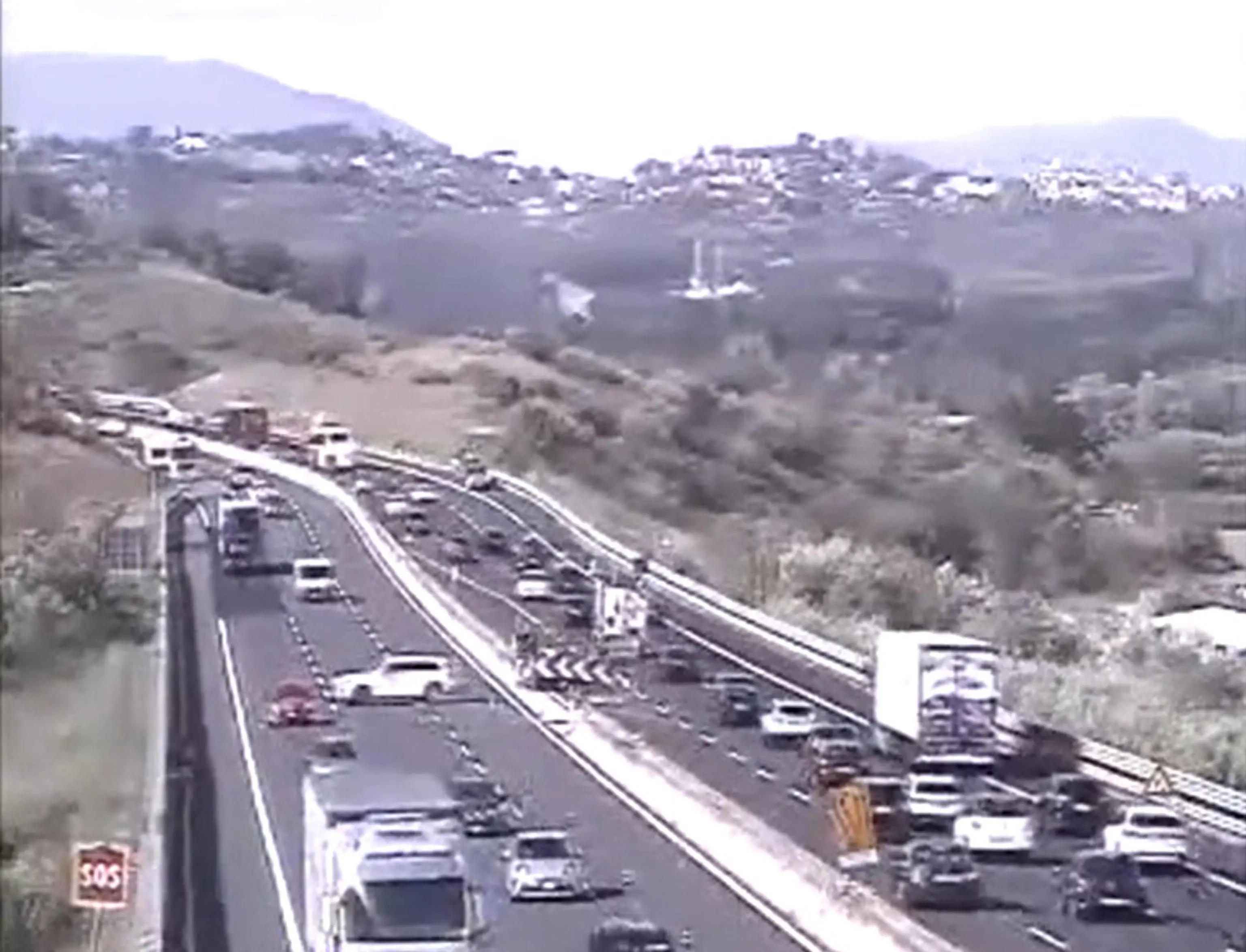 Inversione a U con il Suv sull'A1, bloccato dalla Polstrada: il video choc