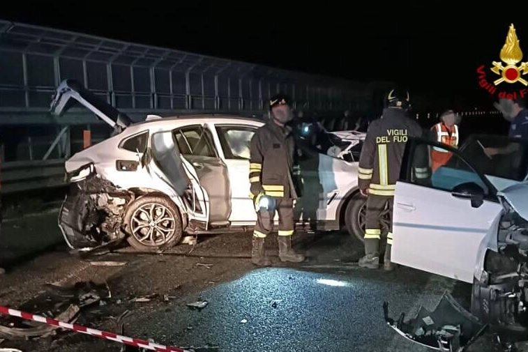 A20: 2 morti e 4 feriti in un incidente che ha coinvolto tre auto