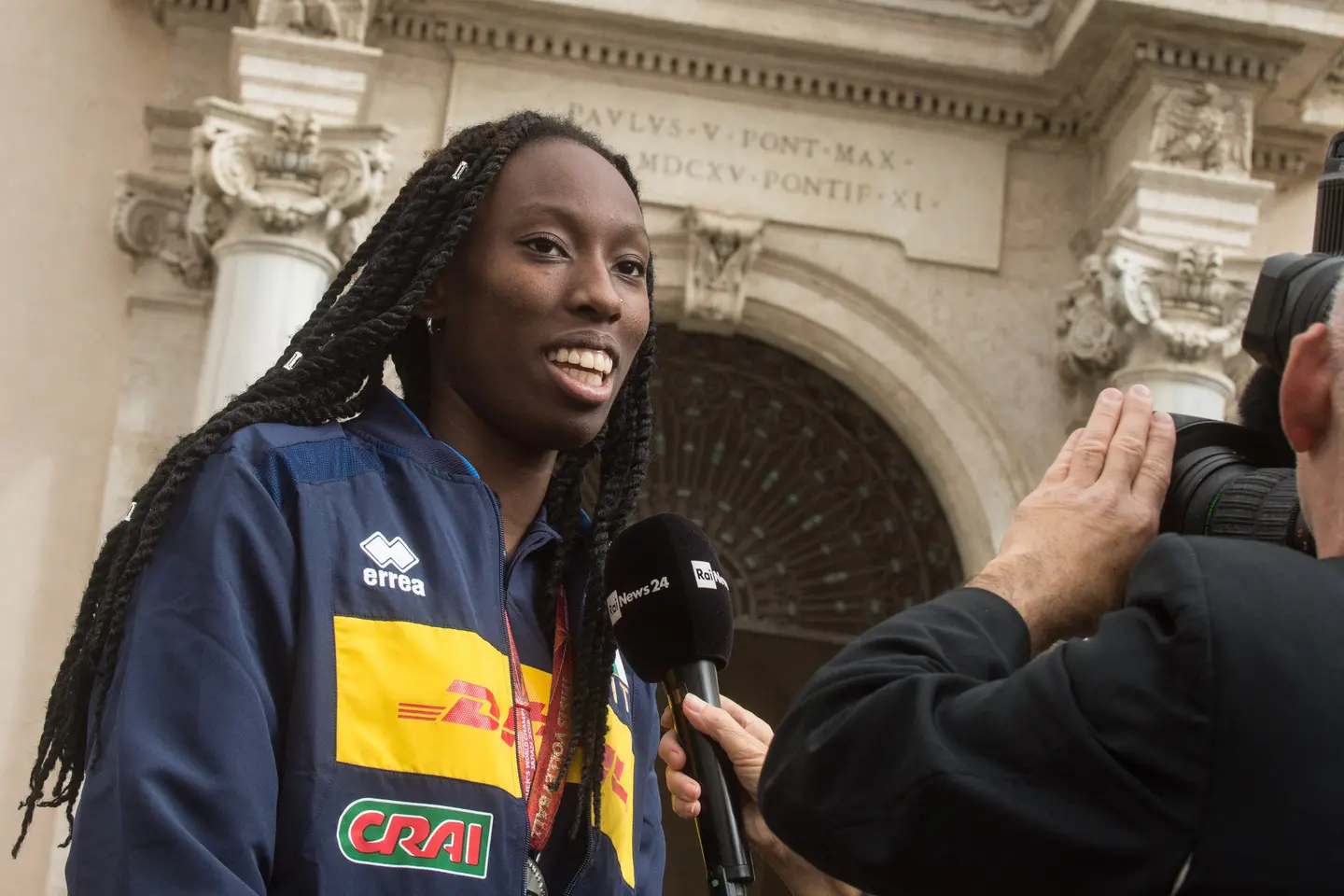 Paola Egonu fa coming out: "La mia fidanzata mi ha consolato dopo il ko ai Mondiali"