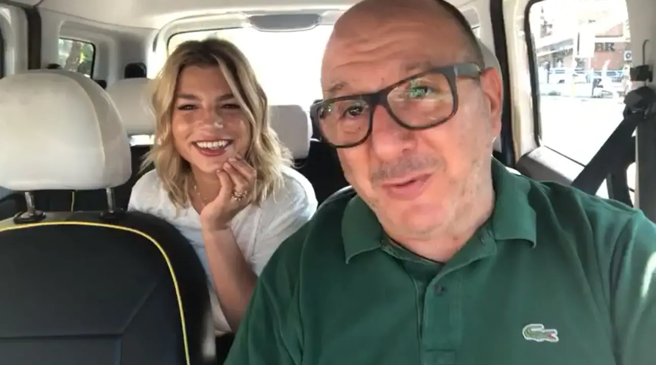 Emma Marrone e il tassista canterino, il duetto fa impazzire il web