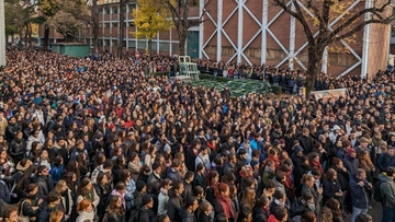 Giulia Cecchettin, minuto di silenzio in tutte le scuole: il presidio dei compagni all’università di Padova