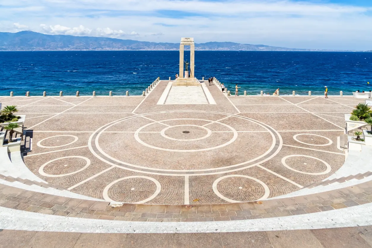 Reggio Calabria dal fascino antico, la città dai mille strati