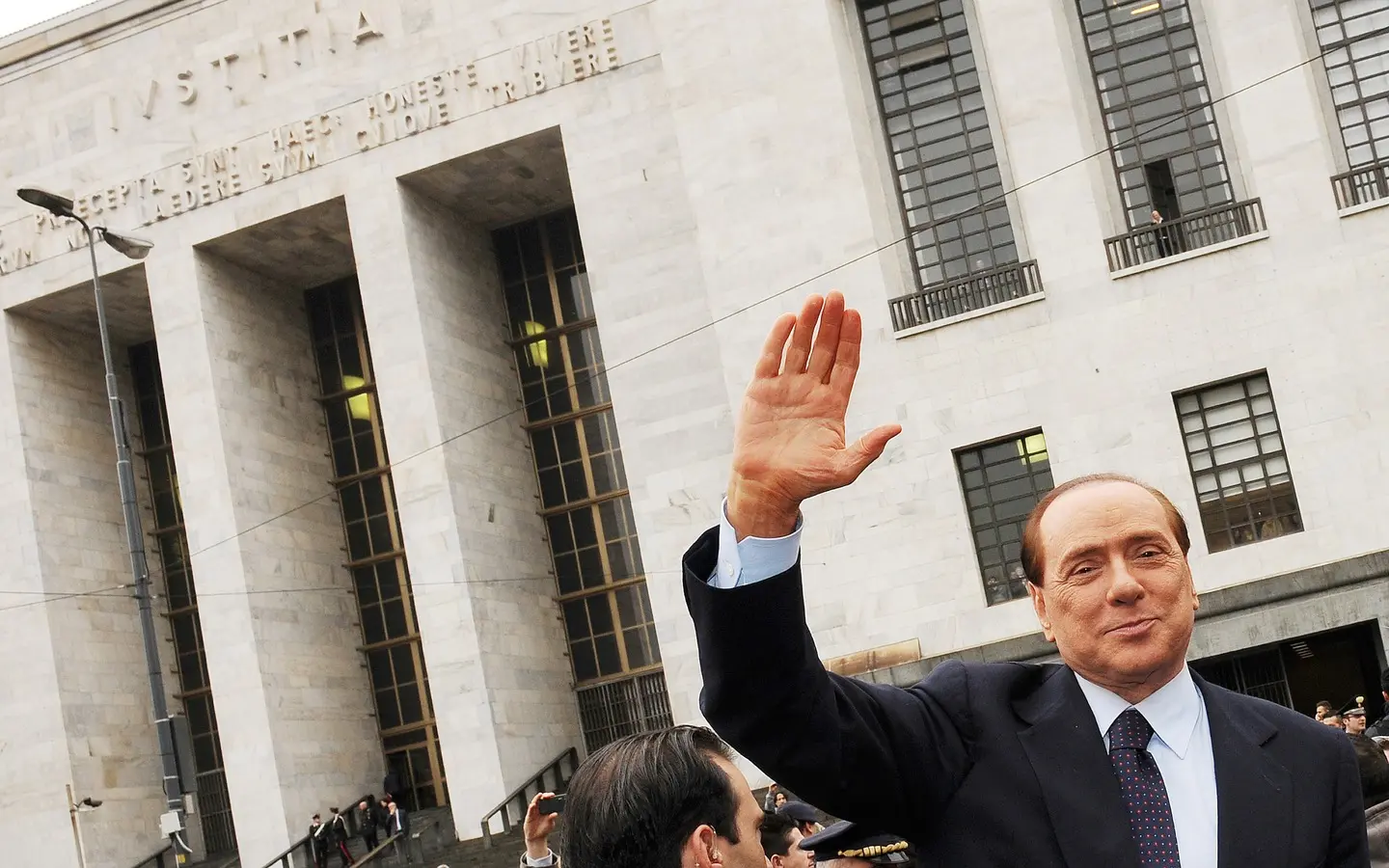 Governo, Berlusconi riabilitato vale da solo 5 punti in più