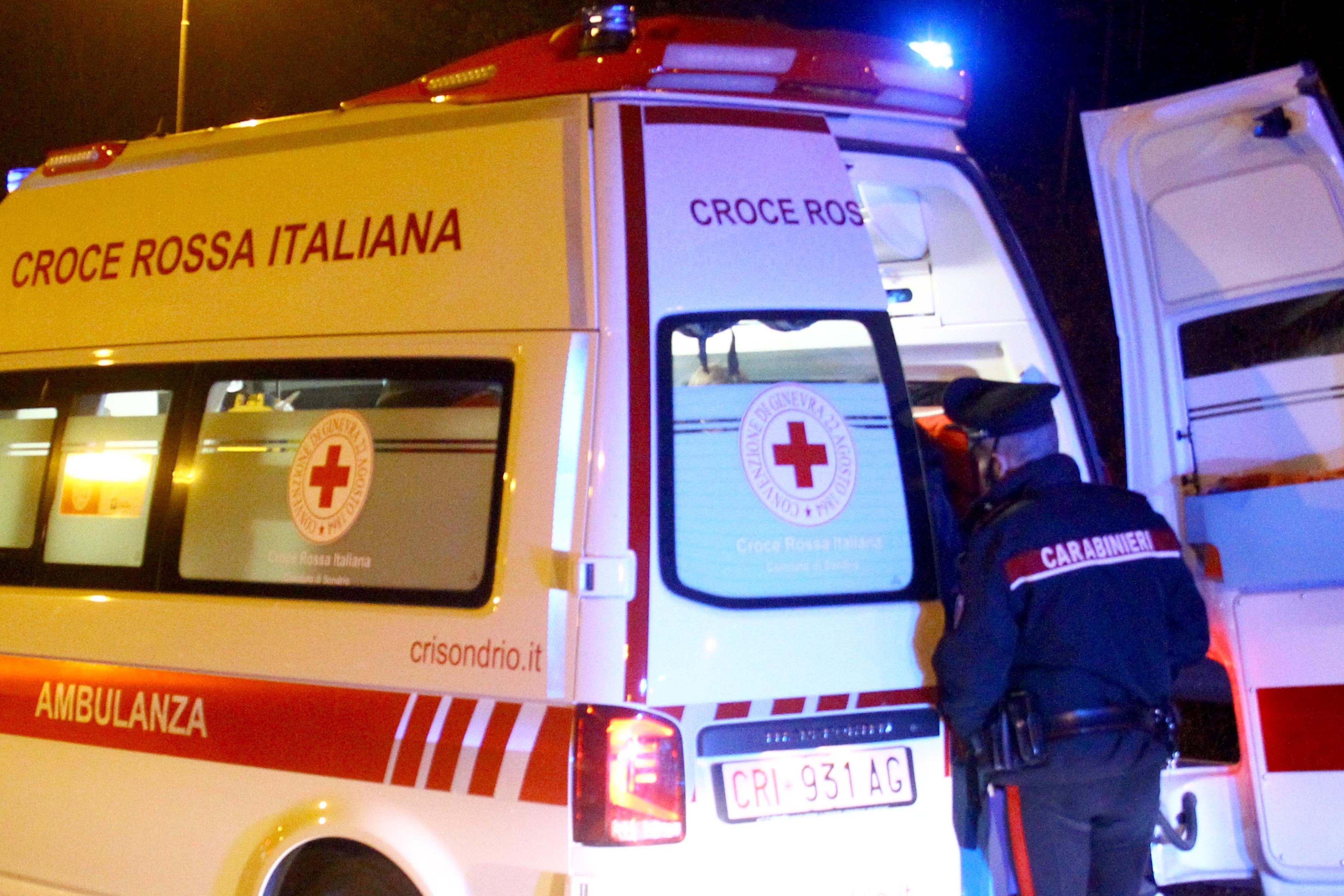 Roma Incidente Stradali Scontro Tra Due Auto Allaltezza Di