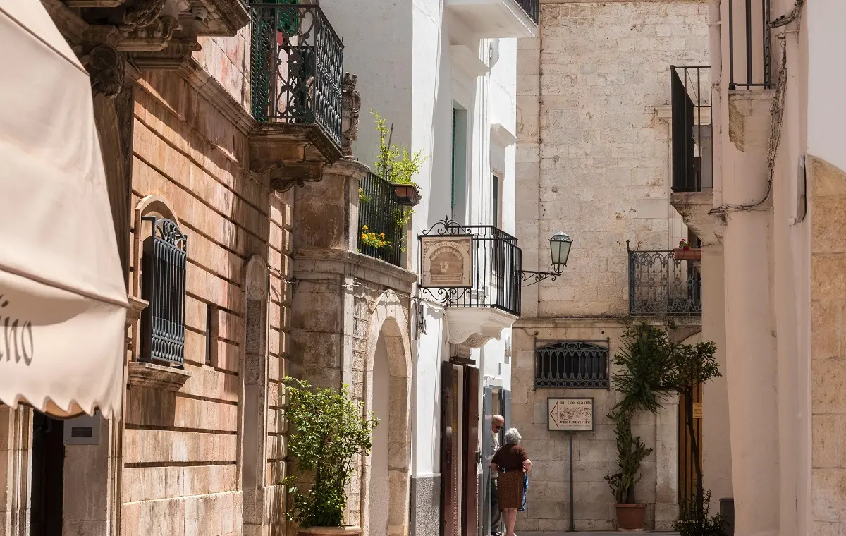 Dai borghi a picco sul mare alle cittadelle fortificate