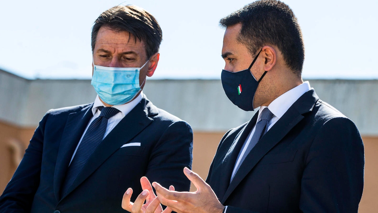 Giuseppe Conte e Luigi Di Maio (Ansa)