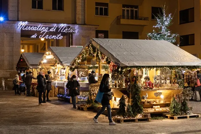 Trento, la magia del Natale tra mercatini, castello e bistrot panoramico