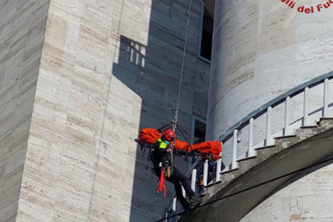 La torre Santa Bibiana dalla quale uno studente francese di 21 anni è precipitato e morto