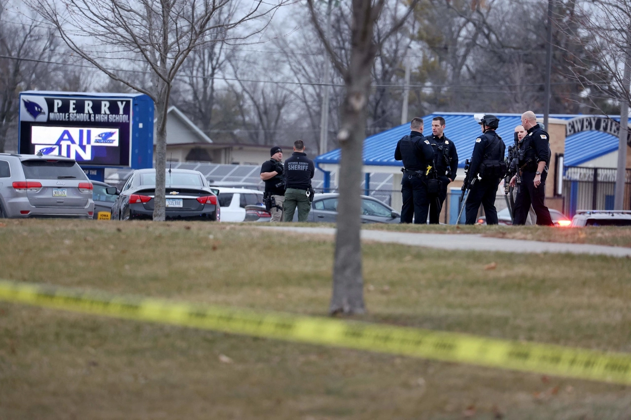 Iowa, sparatoria nel liceo di Perry (Ansa)