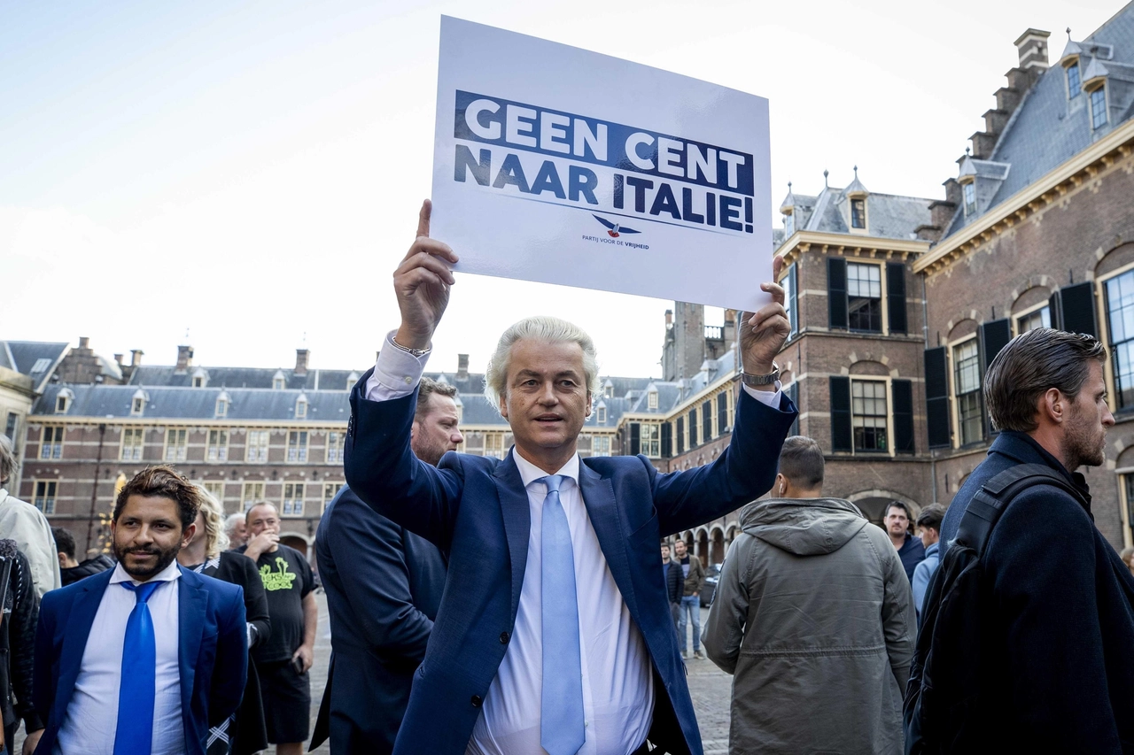 Wilders protesta contro lo stanziamento di fondi all'Italia durante l'emergenza Covid (Epa, 11 luglio 2020)