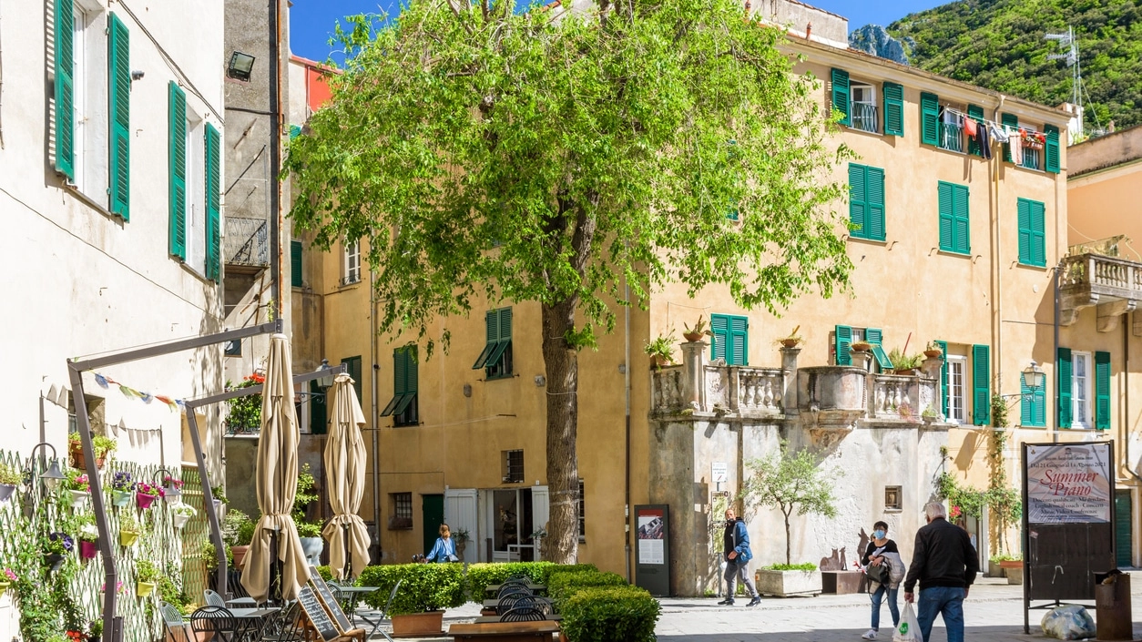 Savonese, borghi e cittadine: quelle perle vista mare