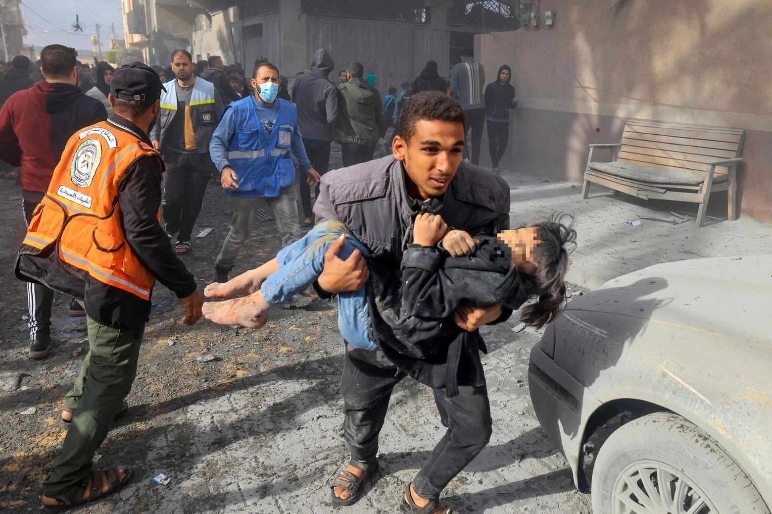 Bombardamenti senza sosta sulla Striscia di Gaza