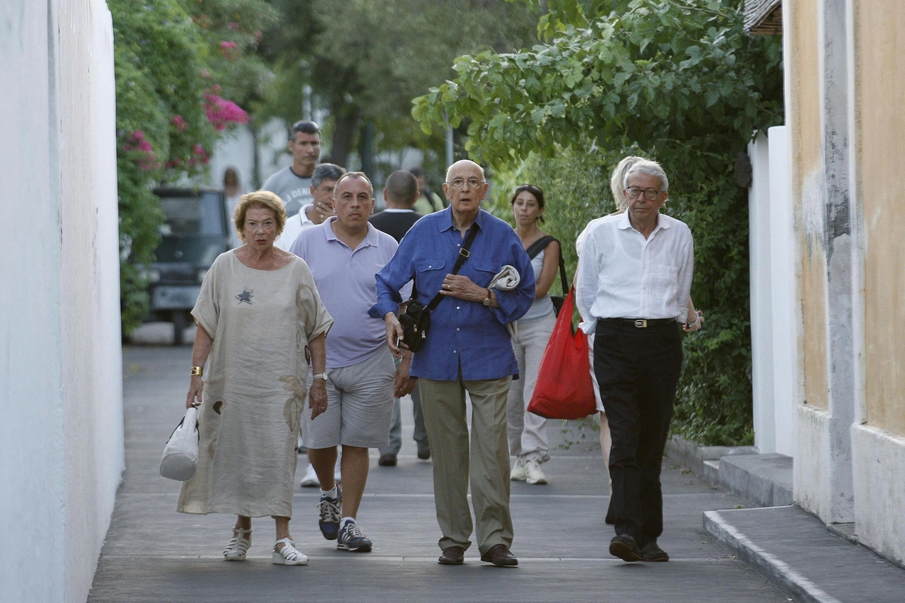 Per le vie di Stromboli (Ansa)