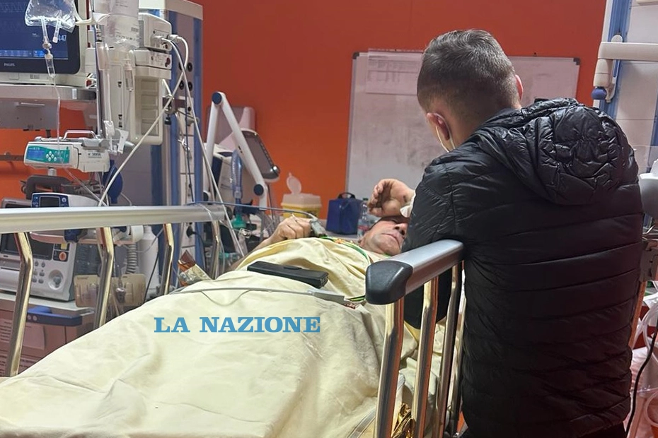 Il ferito a Careggi con il figlio al suo capezzale