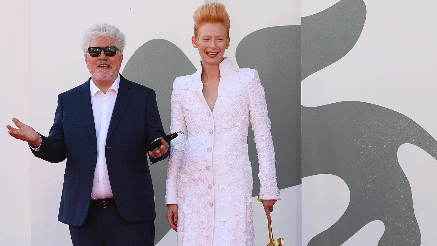 Pedro Almodovar e Tilda Swinton a Venezia (Ansa)