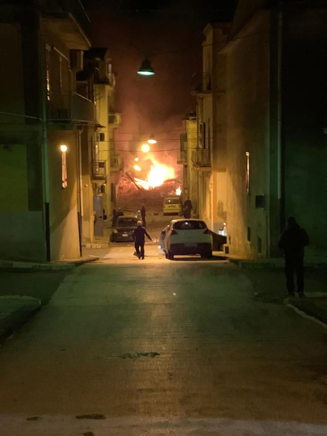 Ravanusa, esplode tubo metanodotto e crolla palazzina. "Almeno 12 dispersi, 3 bimbi"