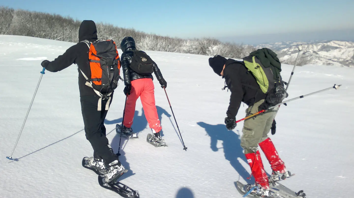 Neve, a Campigna si scia e si va con le ciaspole