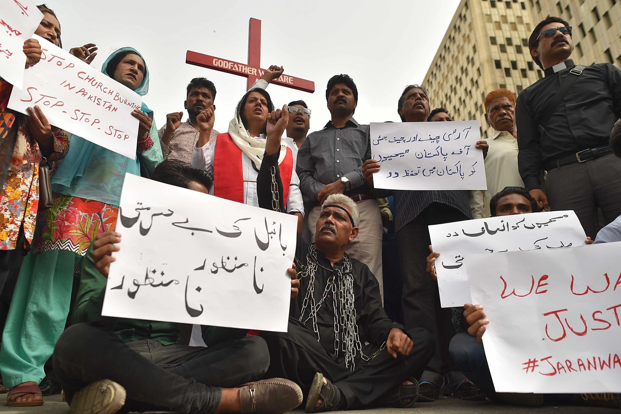 Le proteste dei cristiani contro le violenze