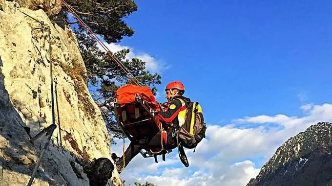 Cade e muore alpinista in Trentino