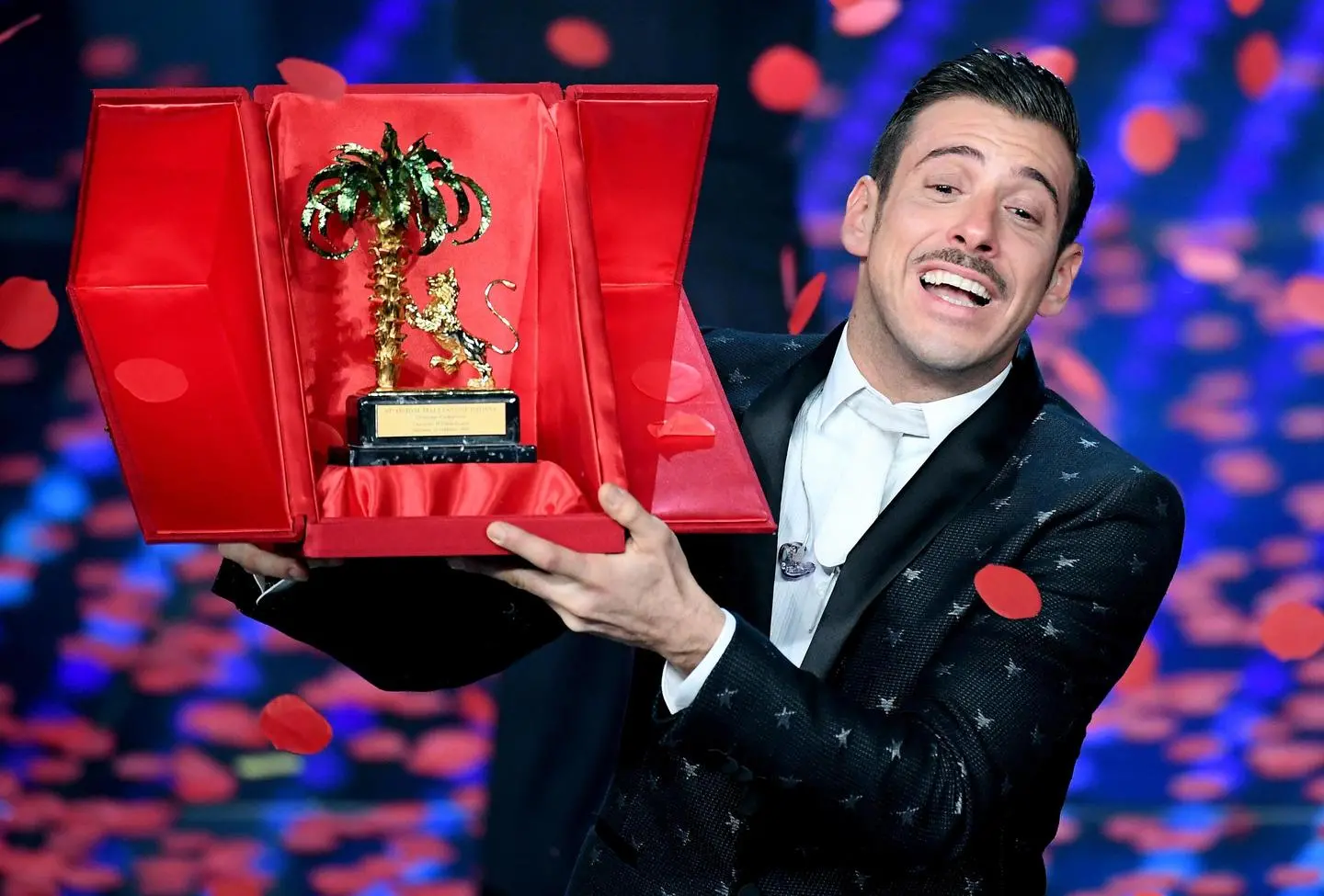 Sanremo 2017, il vincitore è Francesco Gabbani. La classifica finale